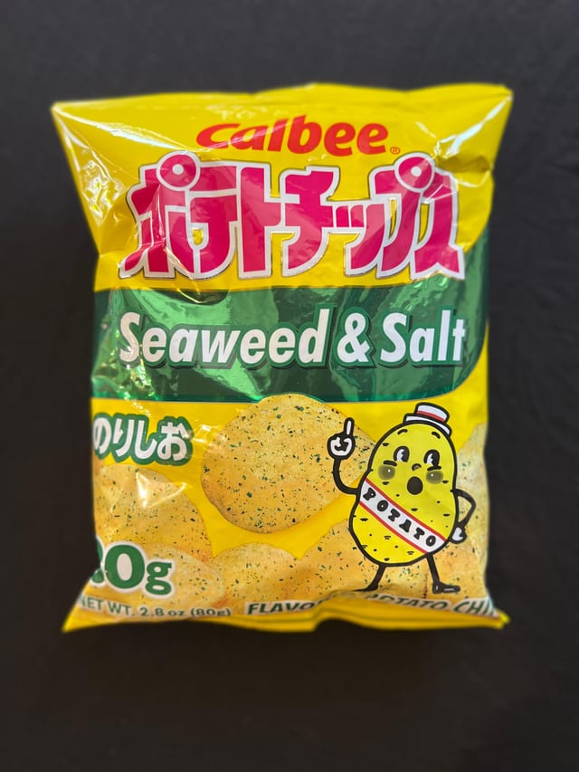 Calbee Potato Chips Salt & Nori.